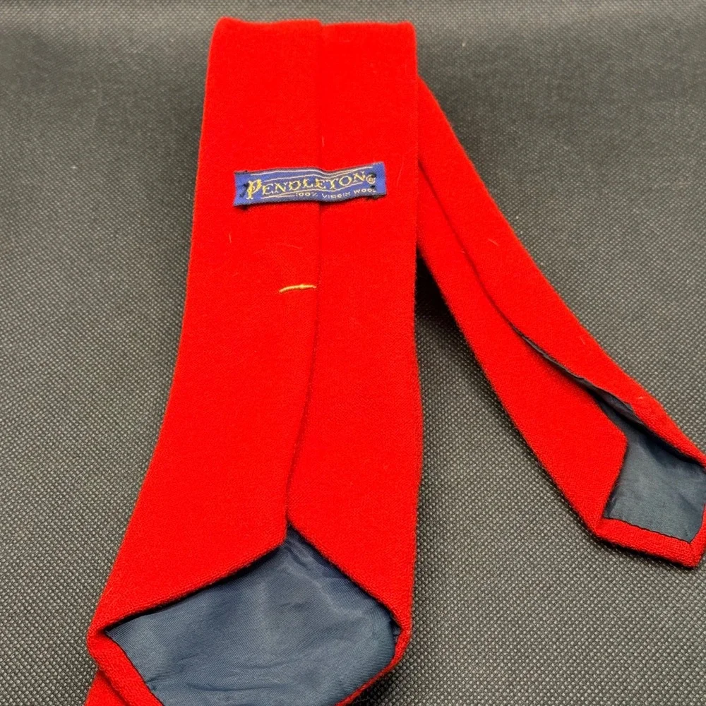 Vintage 1960s Pendleton Solid Red Wool Flannel Tie 3.5